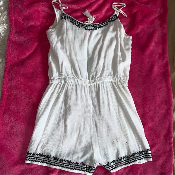 Black and white romper - Picture 2 of 3